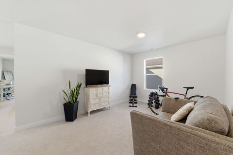 Tiny photo for 1038 S OLD TOWNE RD, Layton, UT 84041 (MLS # 2122588)