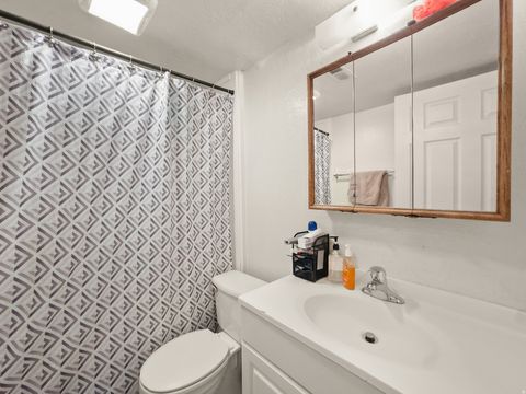 Tiny photo for 931 S 700 E, Provo, UT 84606 (MLS # 2138557)