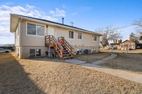 Tiny photo for 931 S 700 E, Provo, UT 84606 (MLS # 2138557)