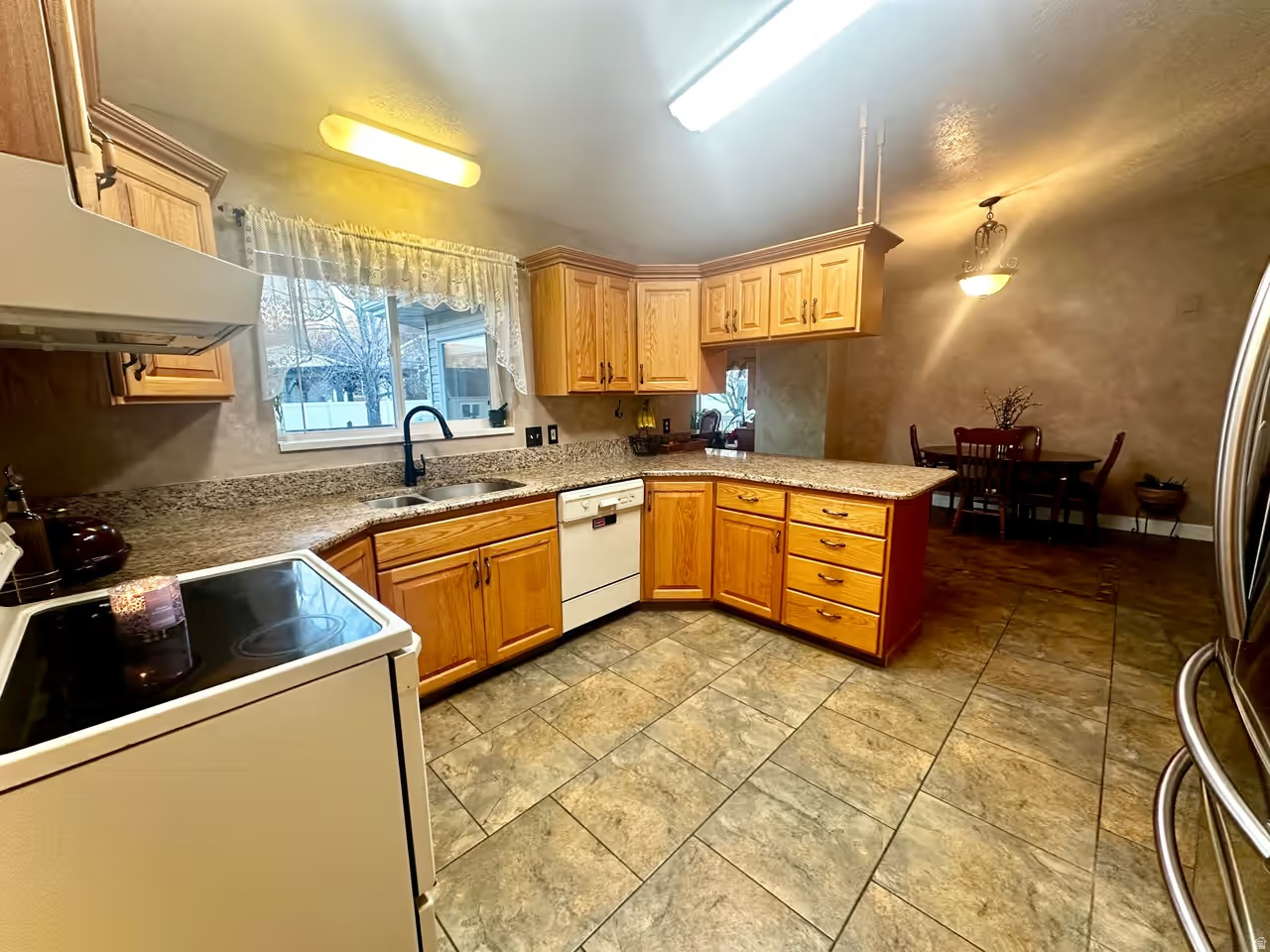 MAPLE LEAF SUBD - Residential