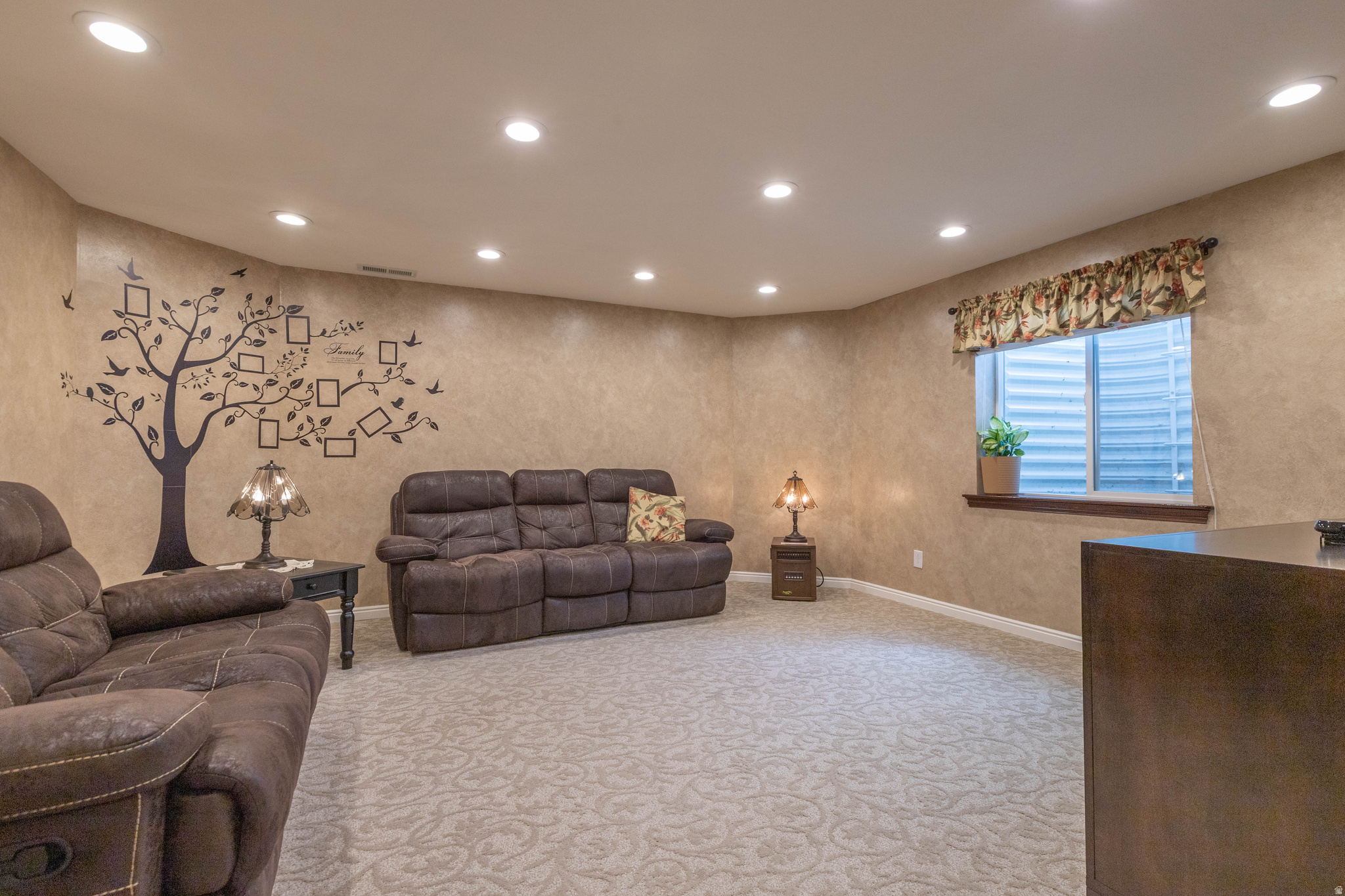 MAPLE LEAF SUBD - Residential