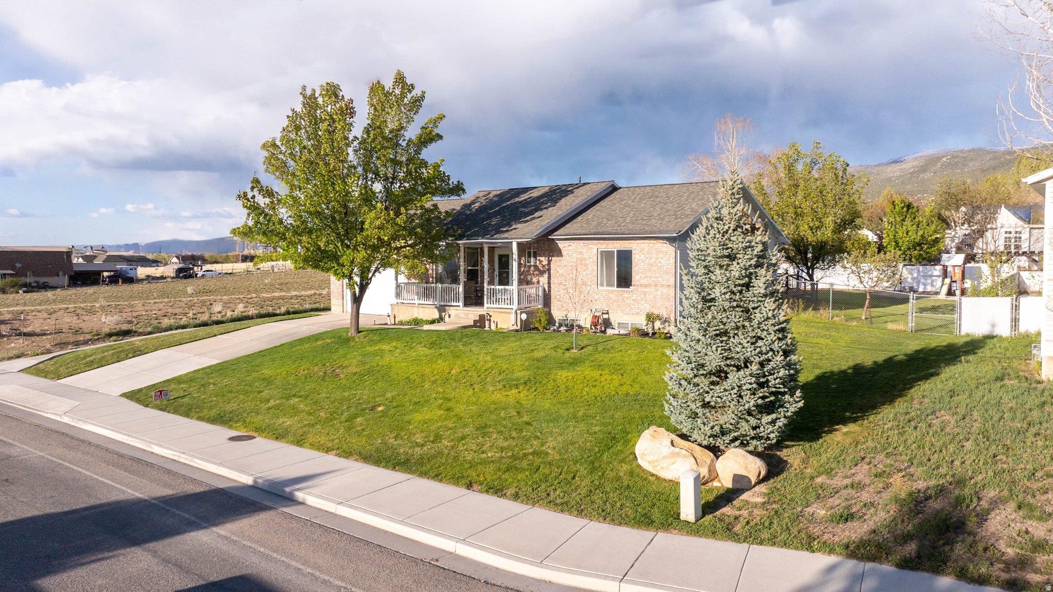 MAPLE LEAF SUBD - Residential