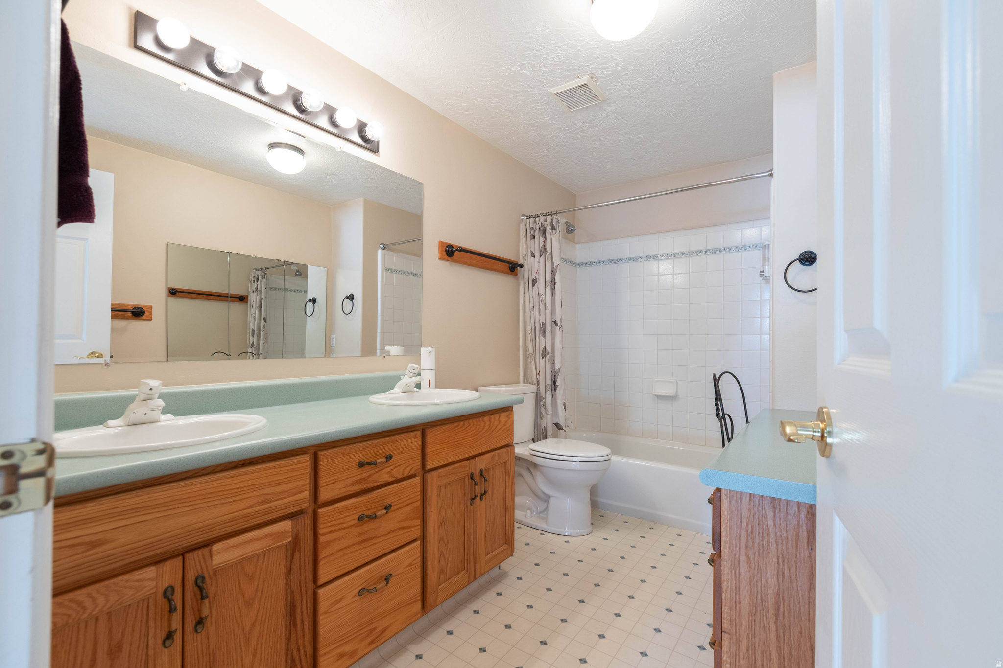 MAPLE LEAF SUBD - Residential
