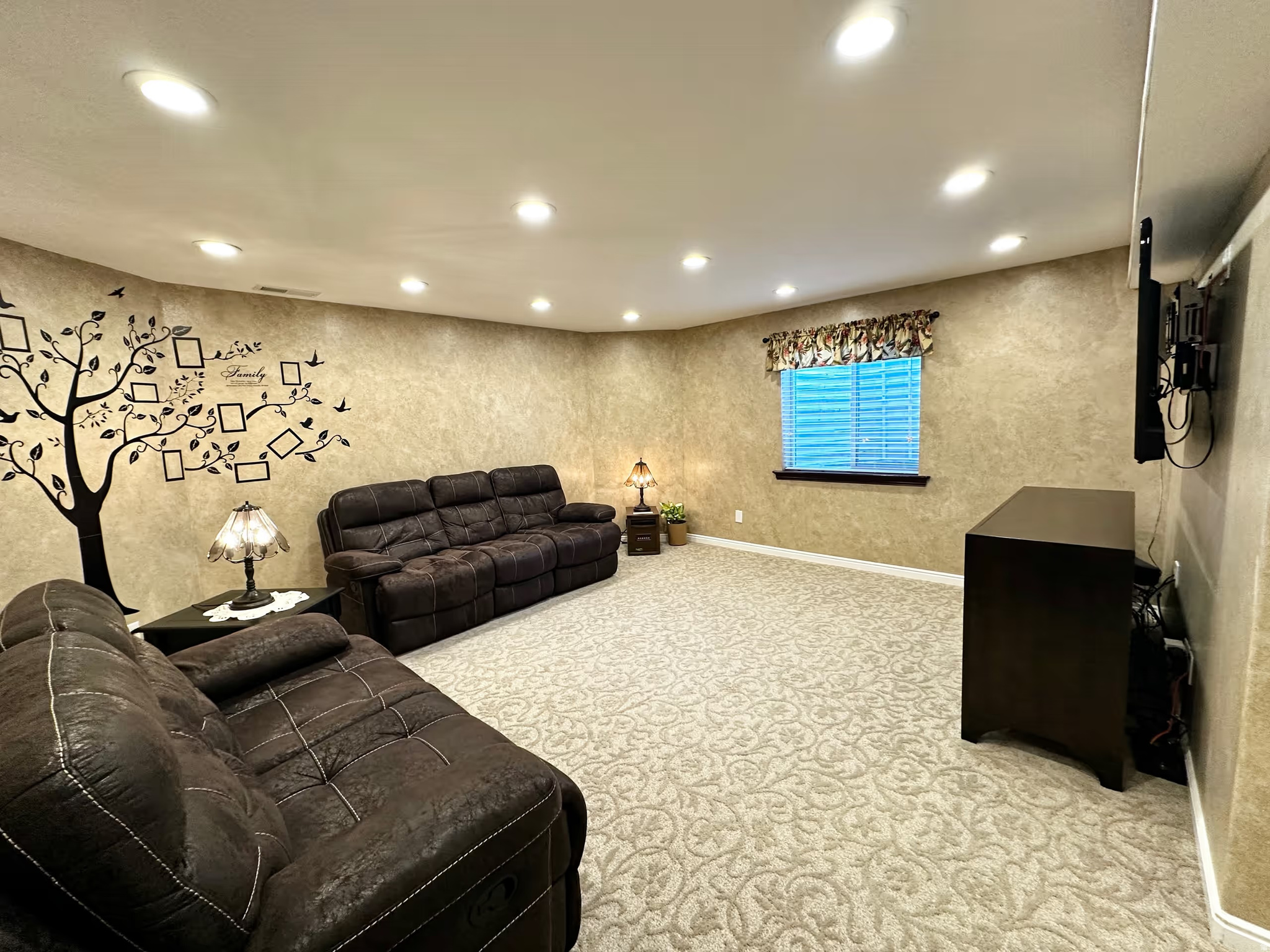 MAPLE LEAF SUBD - Residential
