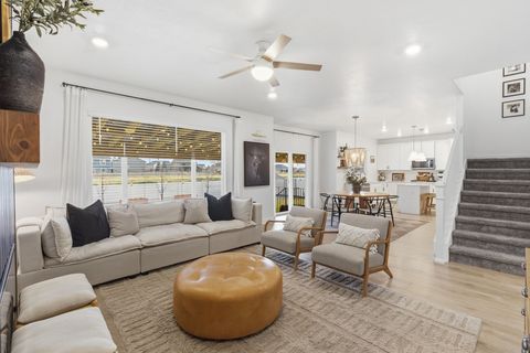 Tiny photo for 596 S MEADE ST, Mapleton, UT 84664 (MLS # 2150155)