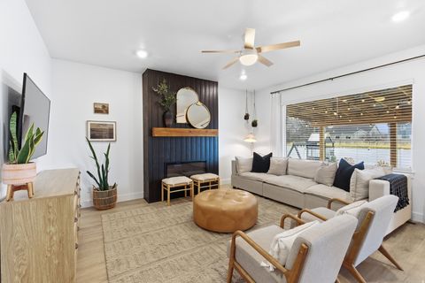 Tiny photo for 596 S MEADE ST, Mapleton, UT 84664 (MLS # 2150155)