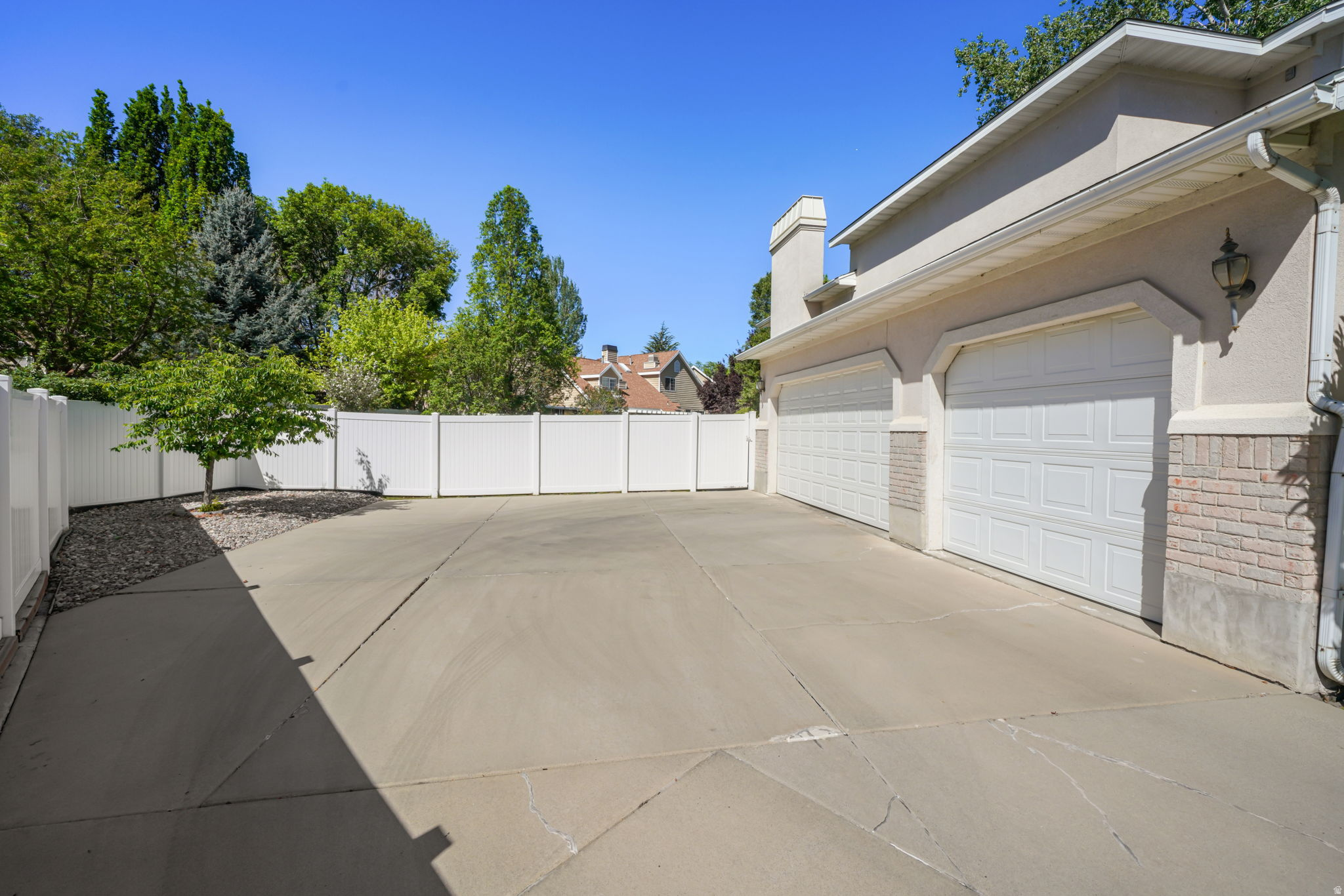 SURREY LANE - Residential