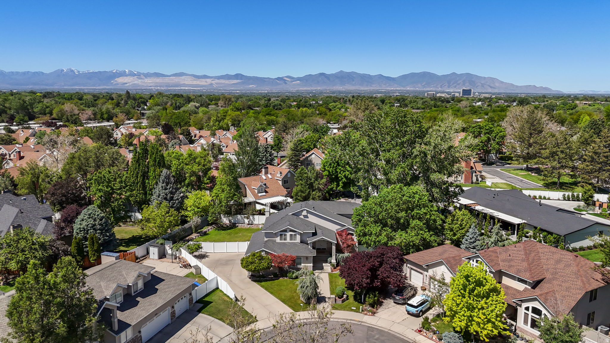 SURREY LANE - Residential