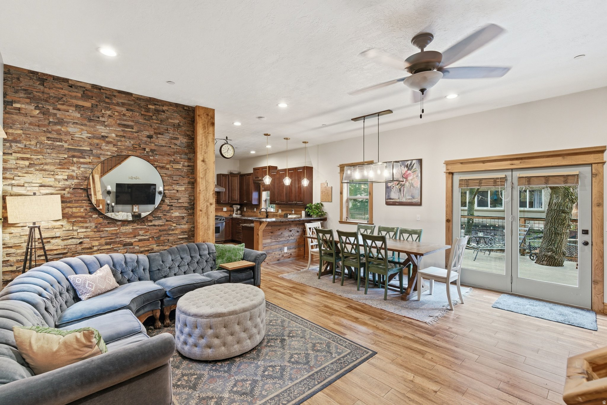 VIVIAN PARK - Residential