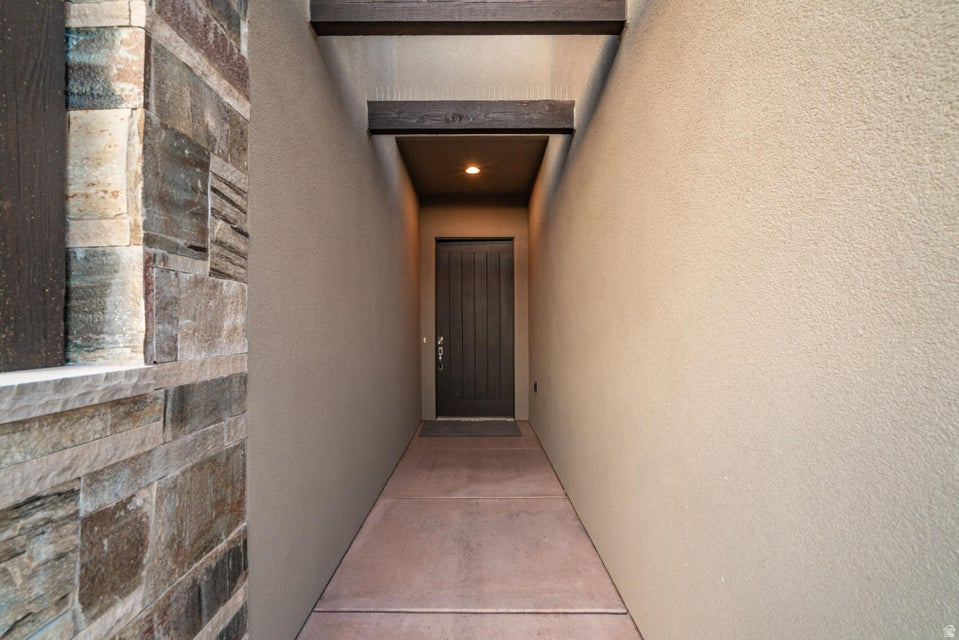 RETREAT AT SAND HOLLOW - Residential