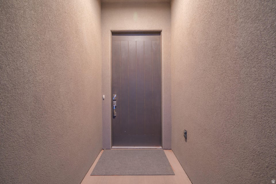 RETREAT AT SAND HOLLOW - Residential