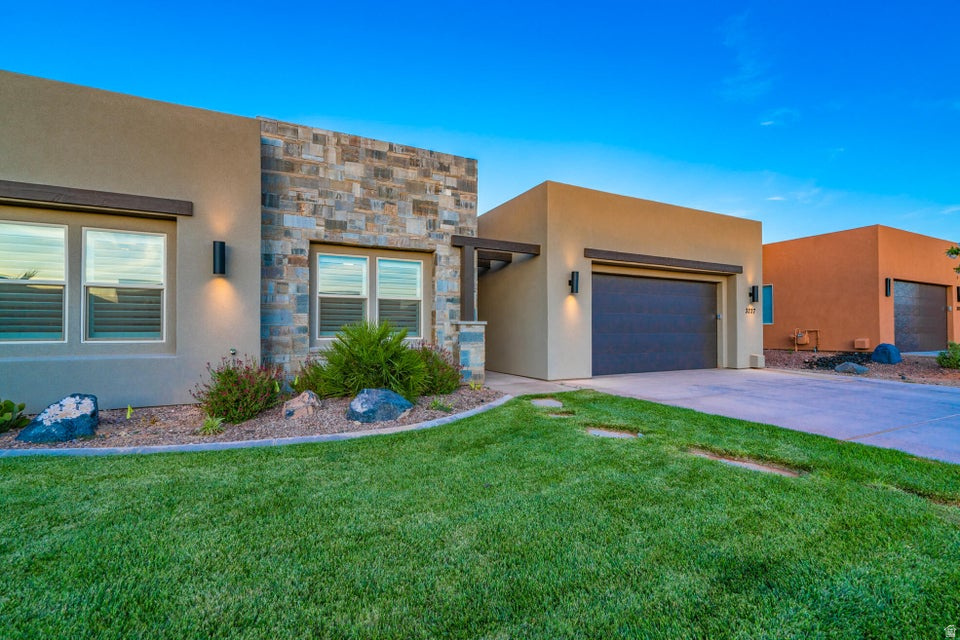 RETREAT AT SAND HOLLOW - Residential