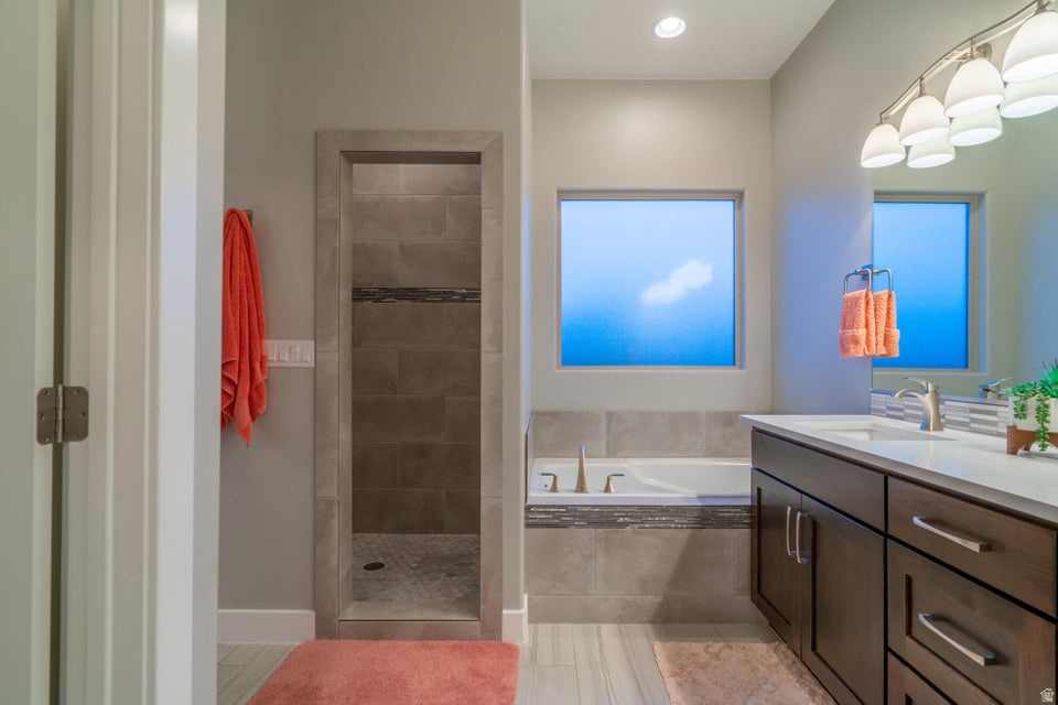 RETREAT AT SAND HOLLOW - Residential