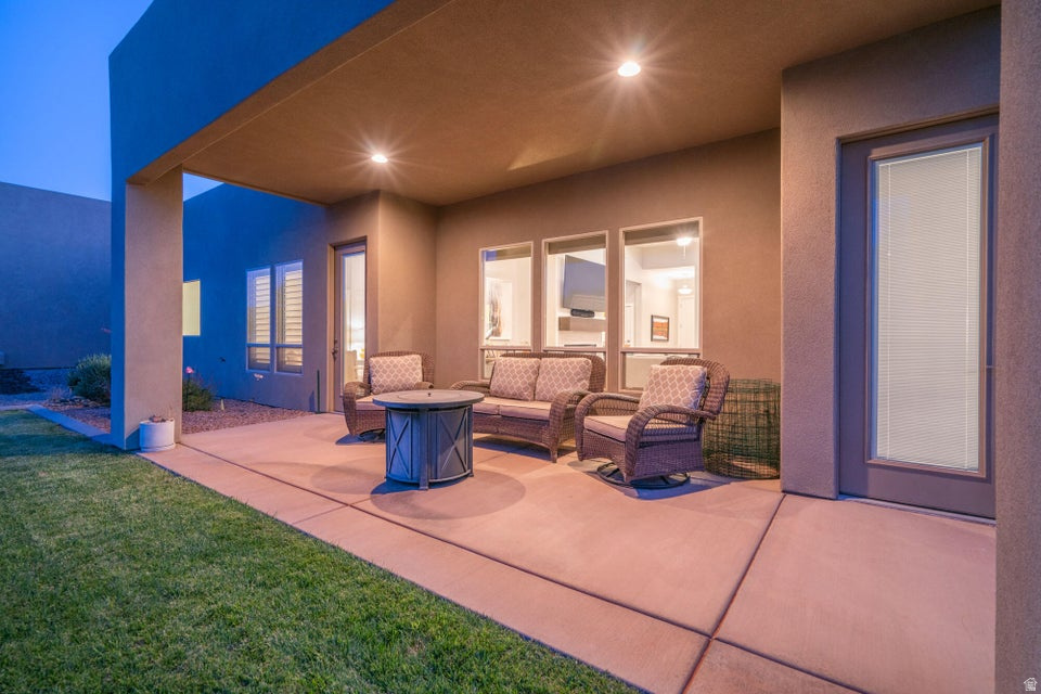 RETREAT AT SAND HOLLOW - Residential