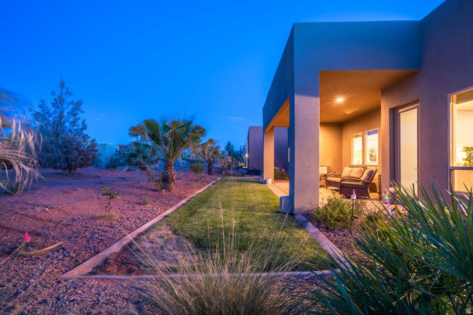 RETREAT AT SAND HOLLOW - Residential
