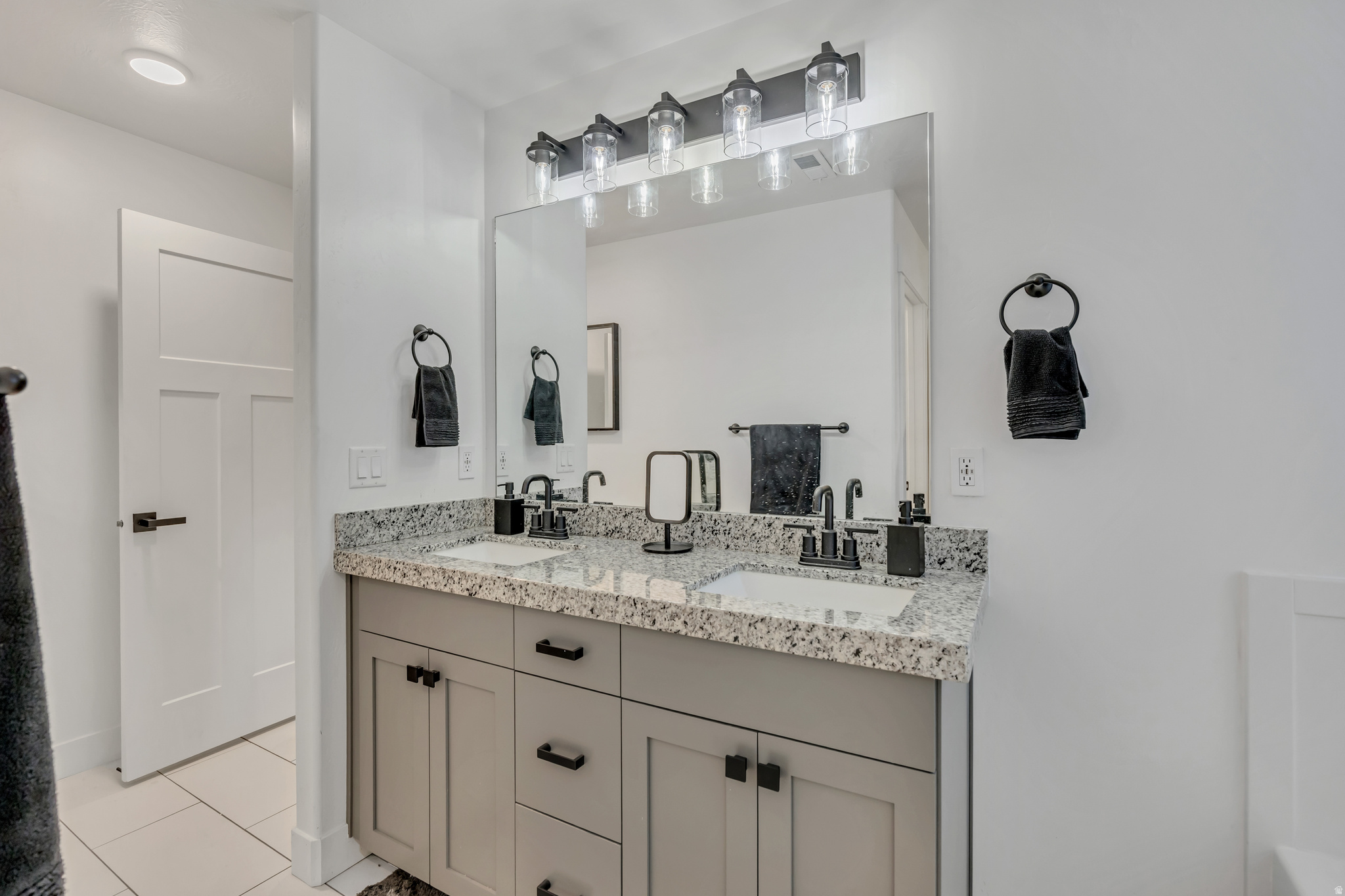 SILVERLAKE - Residential