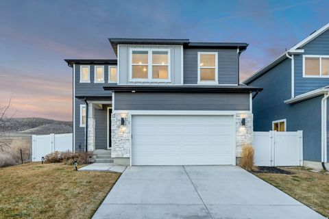 Photo of 4948 E LAKE CORNER DR N, Eagle Mountain, UT 84005 (MLS # 2138049)