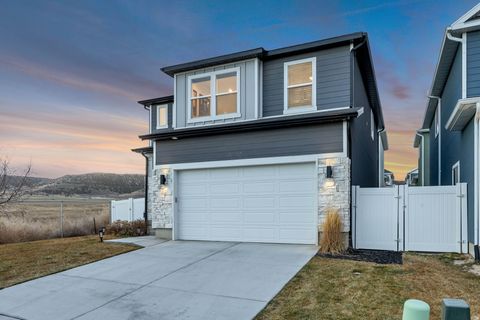 Tiny photo for 4948 E LAKE CORNER DR N, Eagle Mountain, UT 84005 (MLS # 2138049)