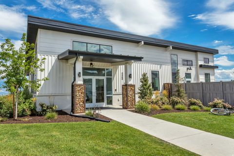 Tiny photo for 4948 E LAKE CORNER DR N, Eagle Mountain, UT 84005 (MLS # 2138049)