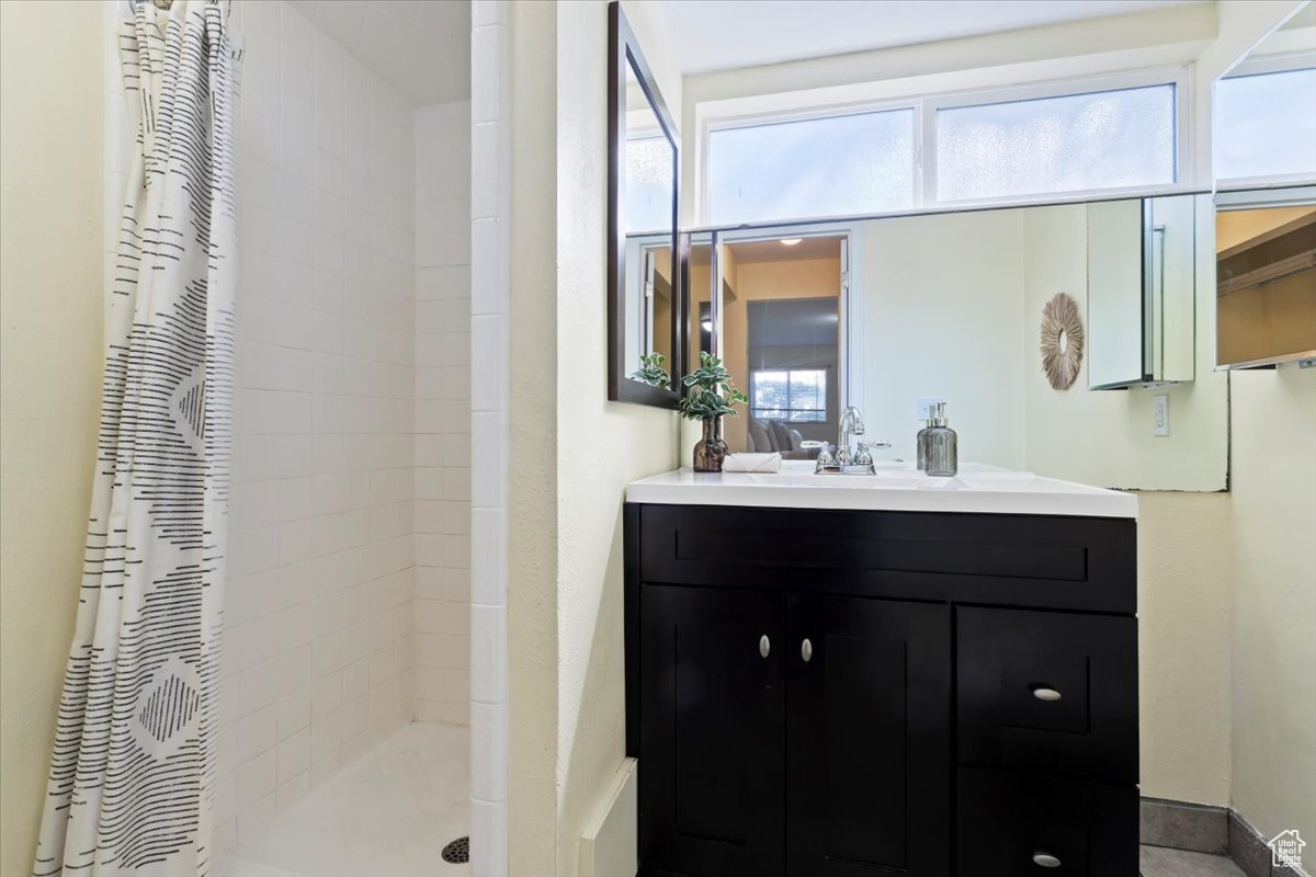 WOOD HOLLOW CONDM - Residential