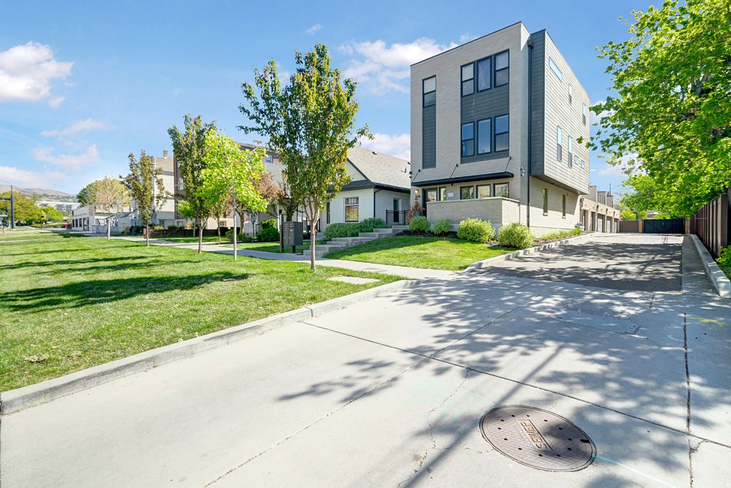 Photo of 537 S 500 E #105, Salt Lake City, UT 84102 (MLS # 2153454)