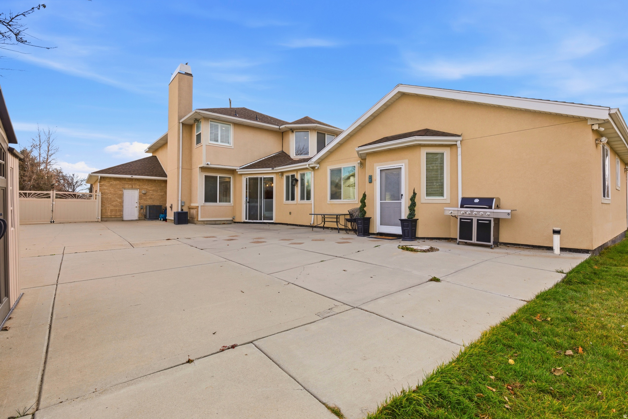 CLOVER RIDGE - Residential