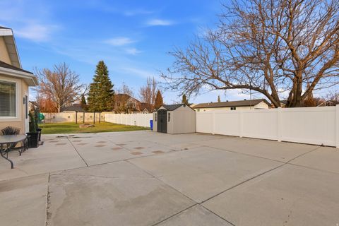 Tiny photo for 1182 COUNTRY RIDGE DR, South Jordan, UT 84095 (MLS # 2126450)