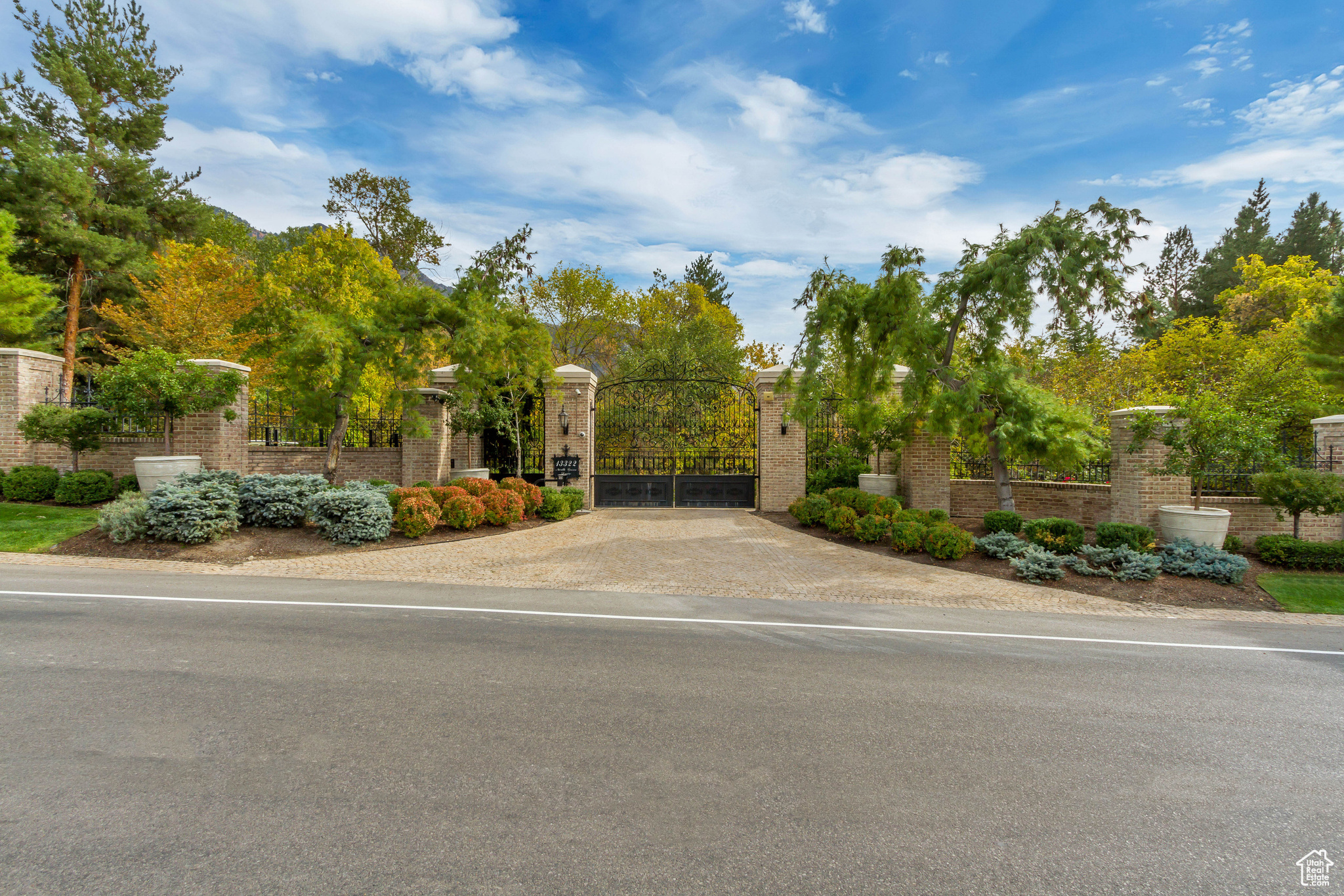 ALPINE COVE - Residential