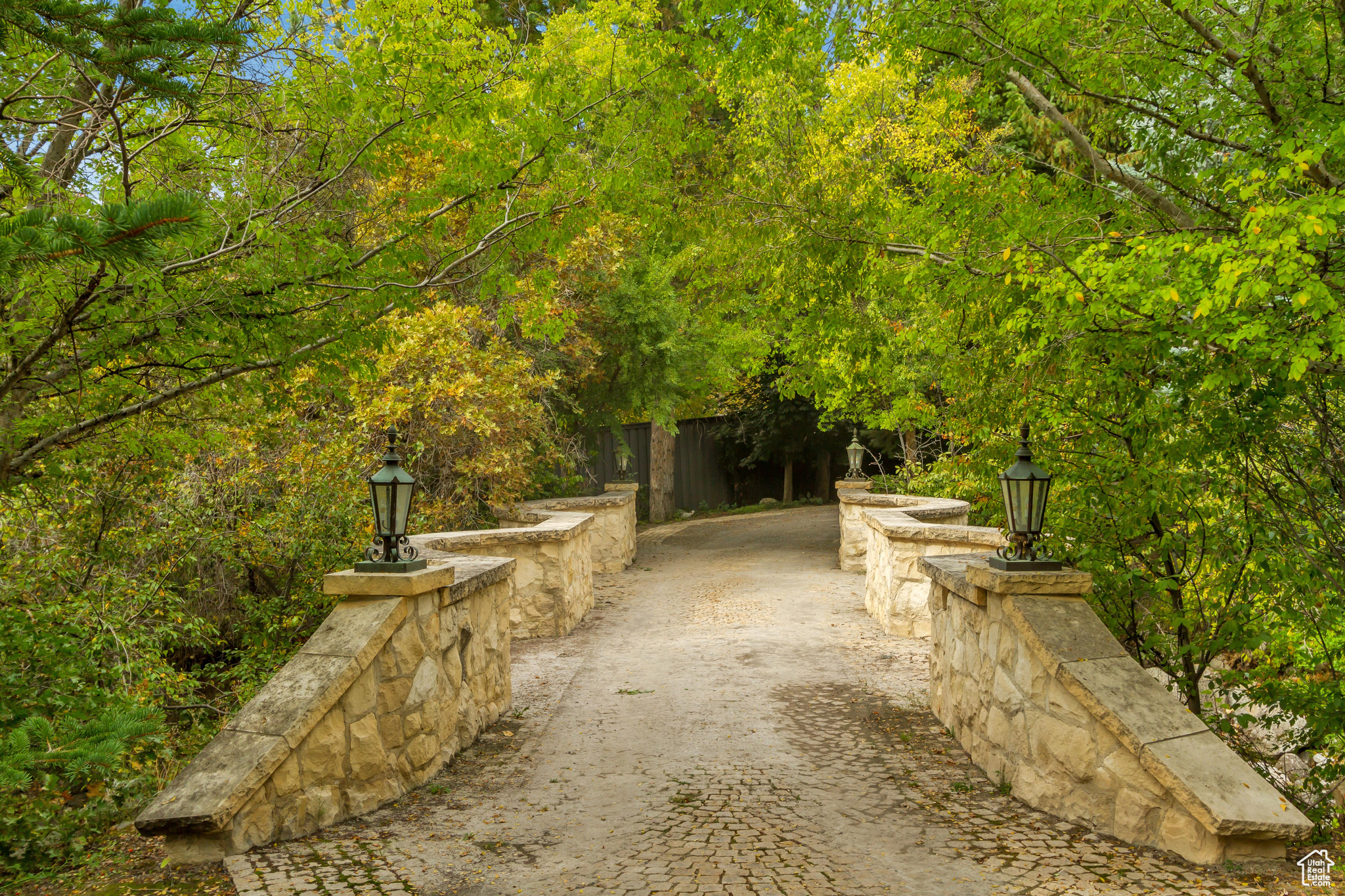 ALPINE COVE - Residential