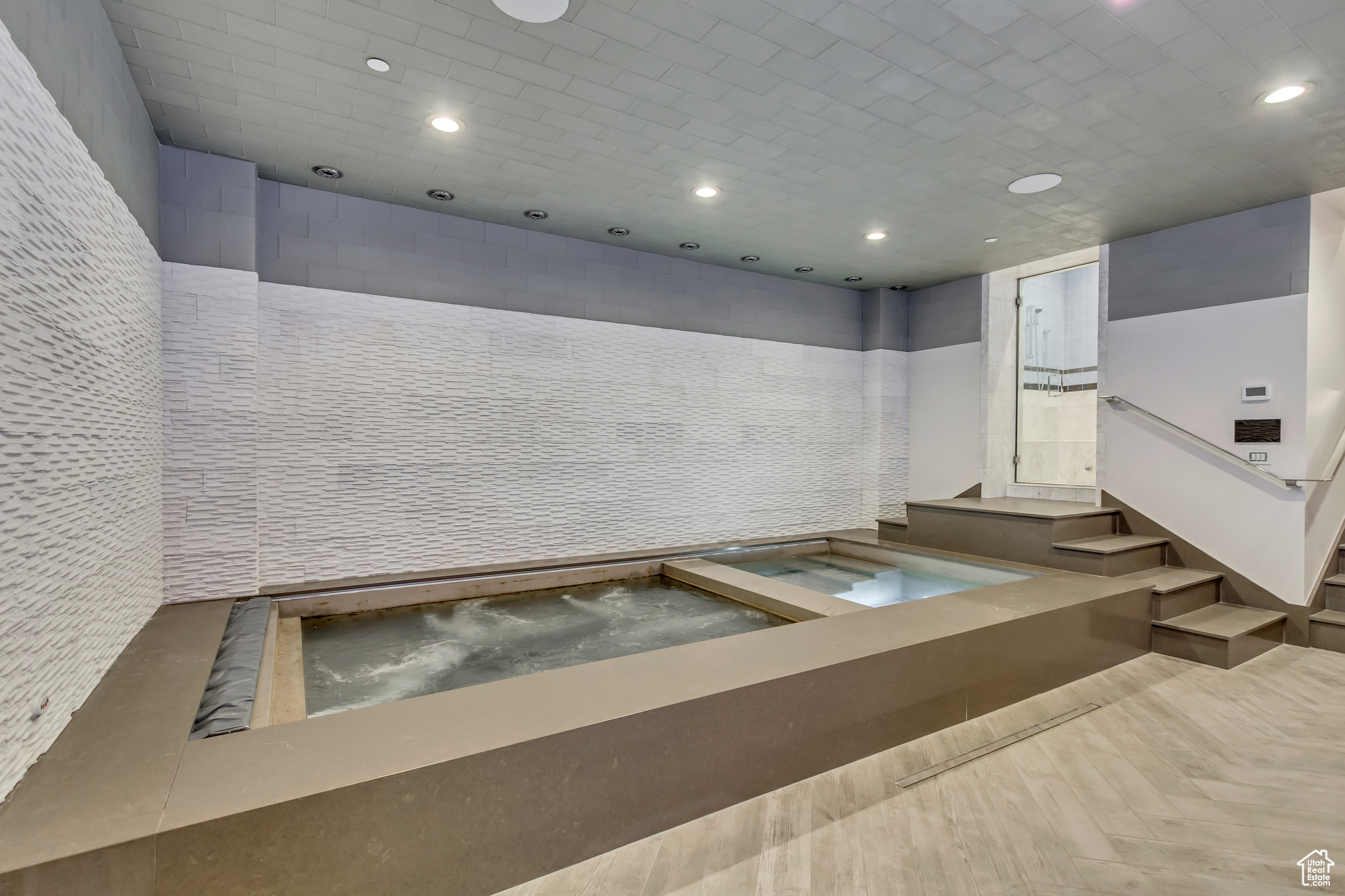 ALPINE COVE - Residential