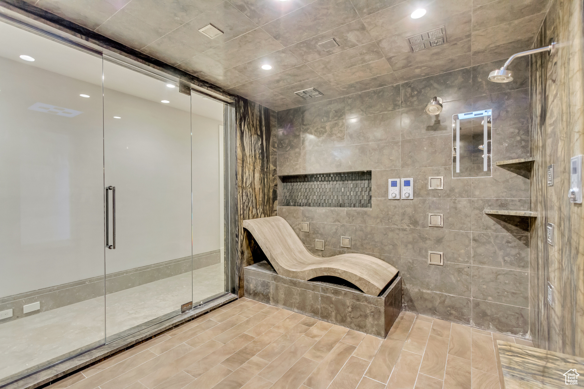 ALPINE COVE - Residential