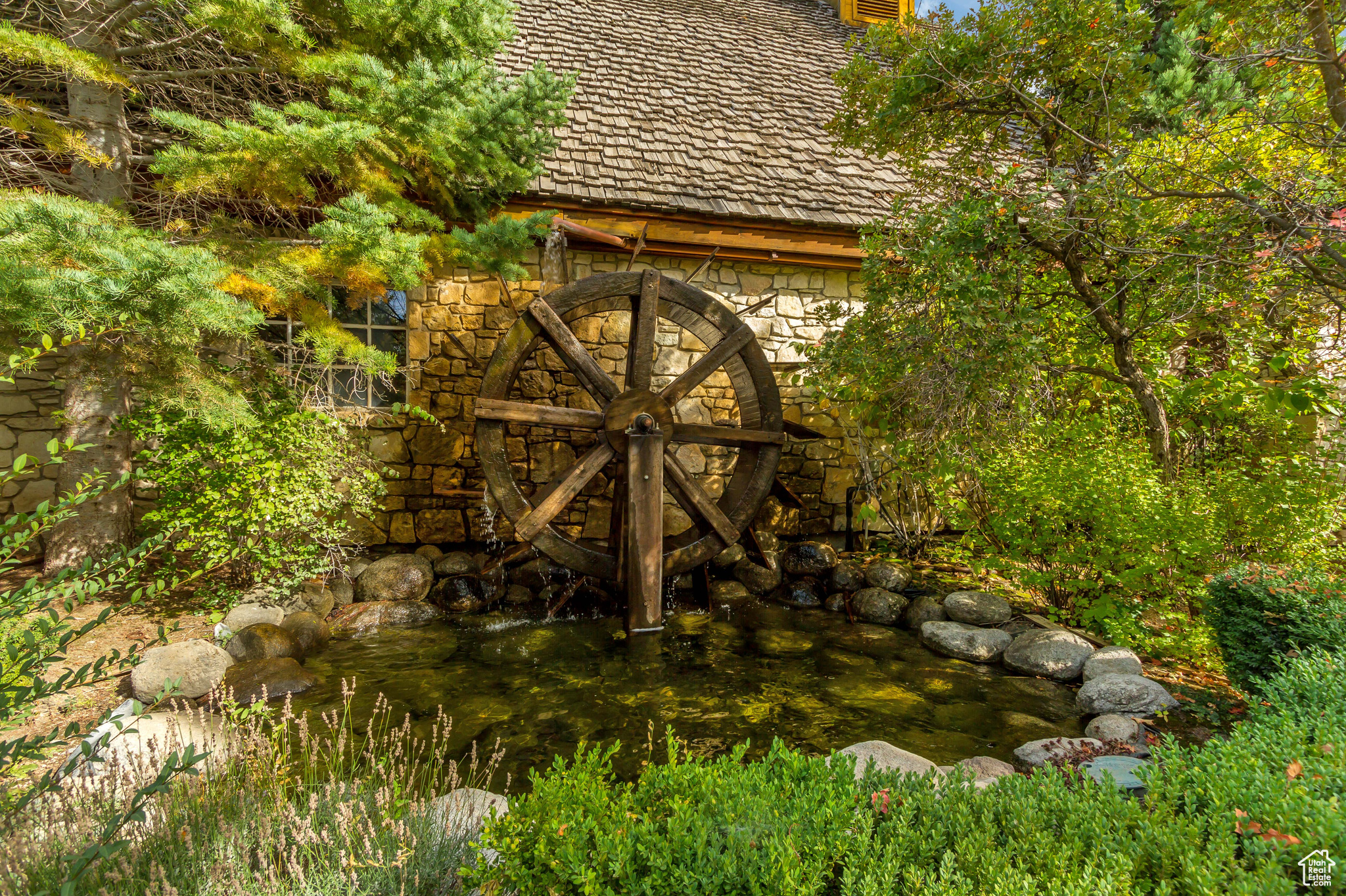 ALPINE COVE - Residential