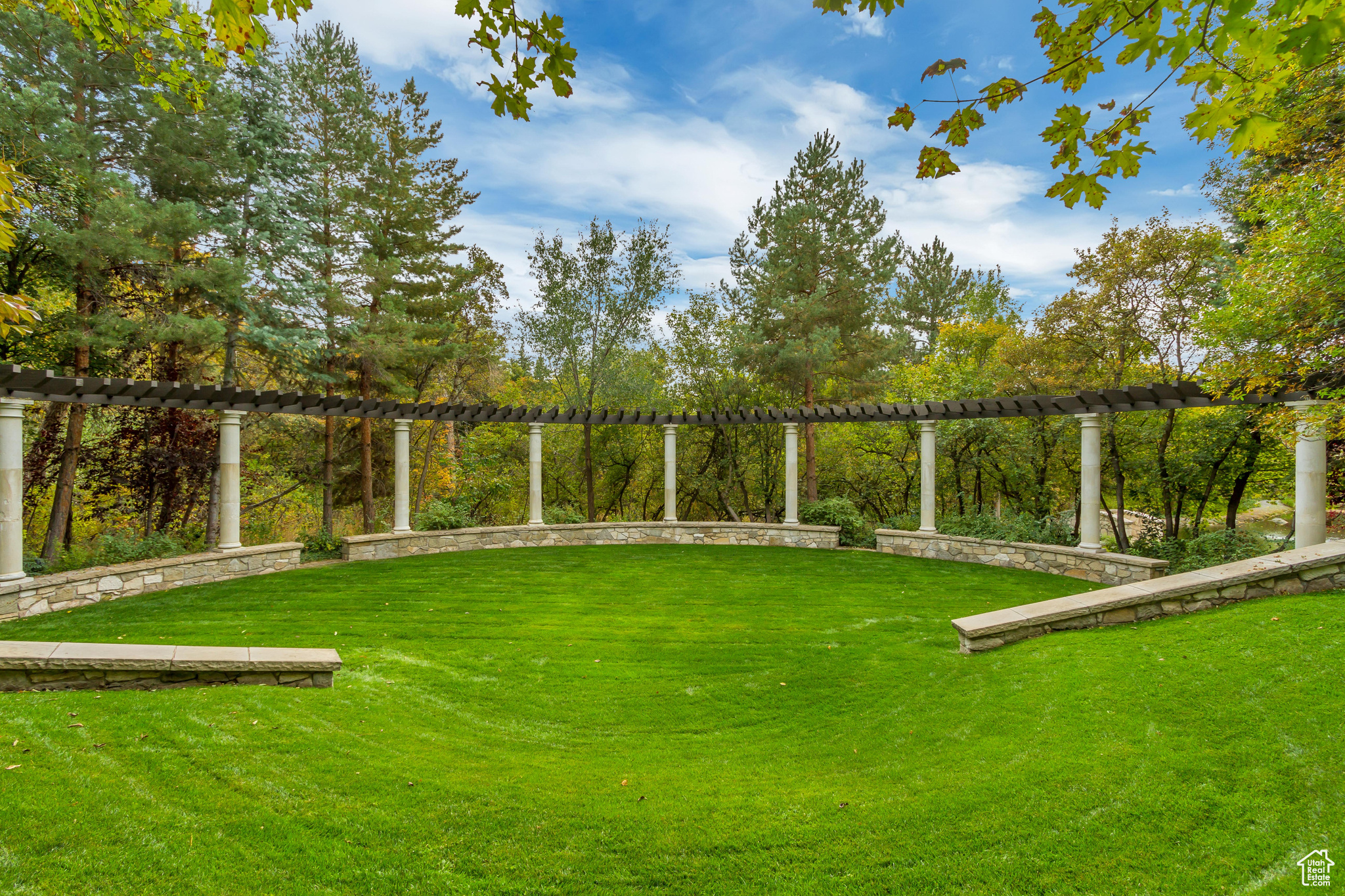 ALPINE COVE - Residential