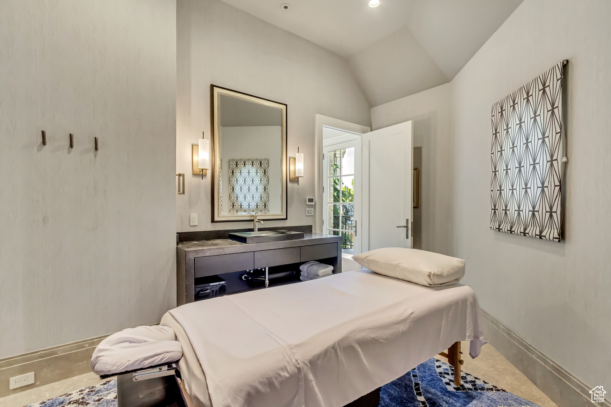 ALPINE COVE - Residential