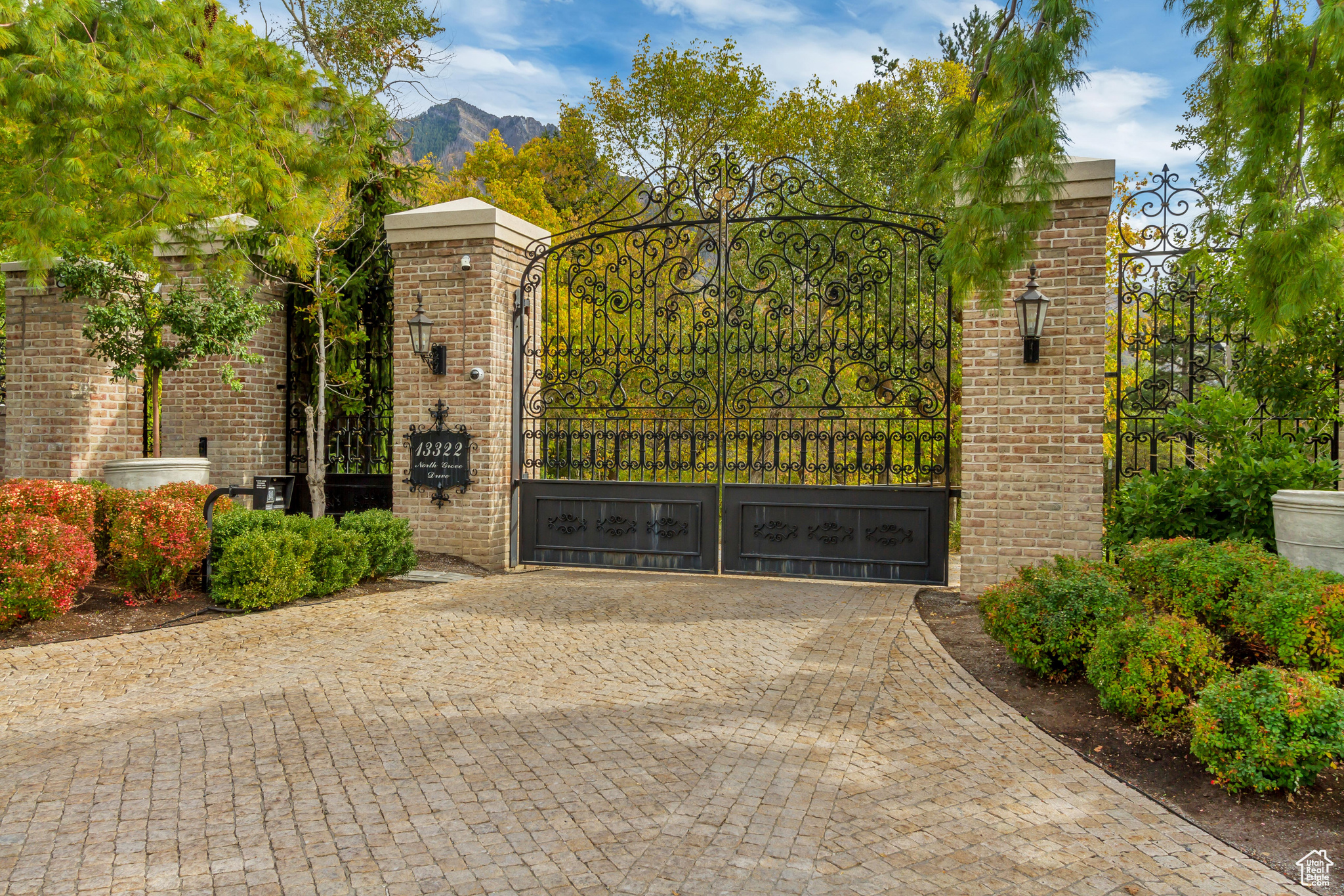 ALPINE COVE - Residential