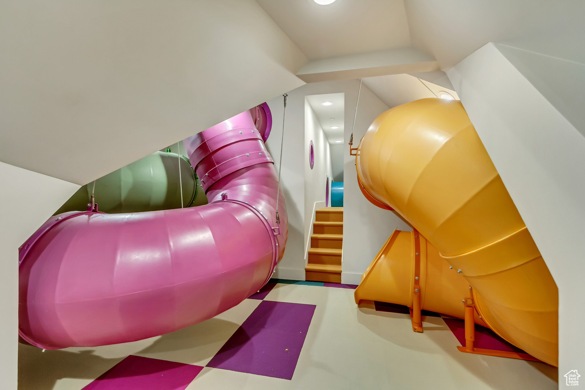 ALPINE COVE - Residential