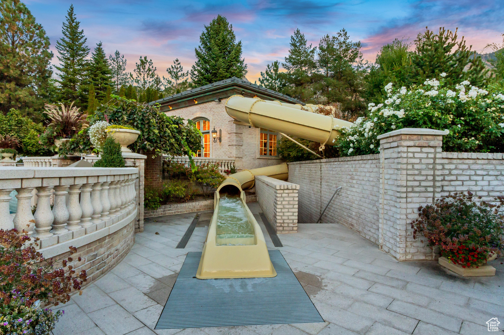 ALPINE COVE - Residential