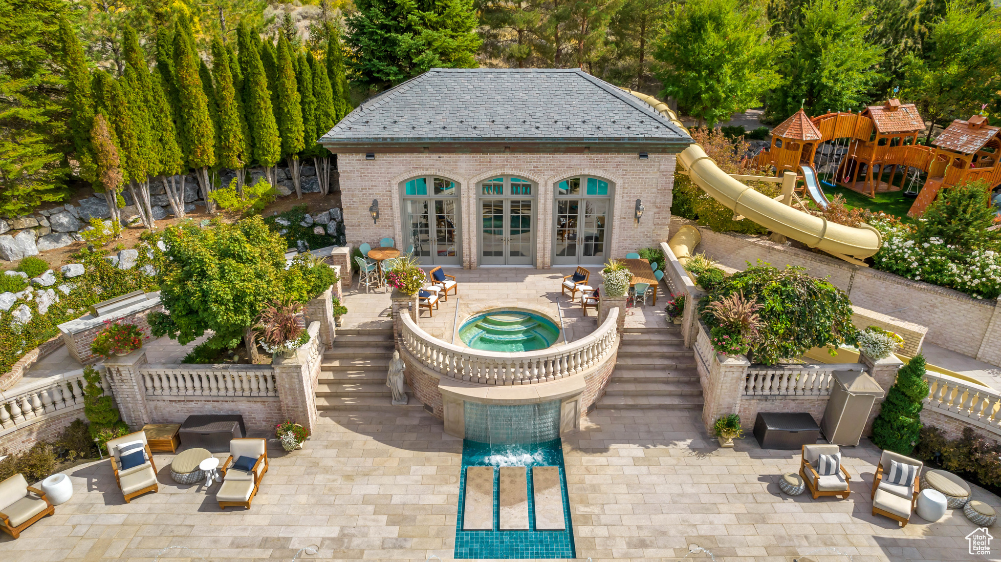 ALPINE COVE - Residential