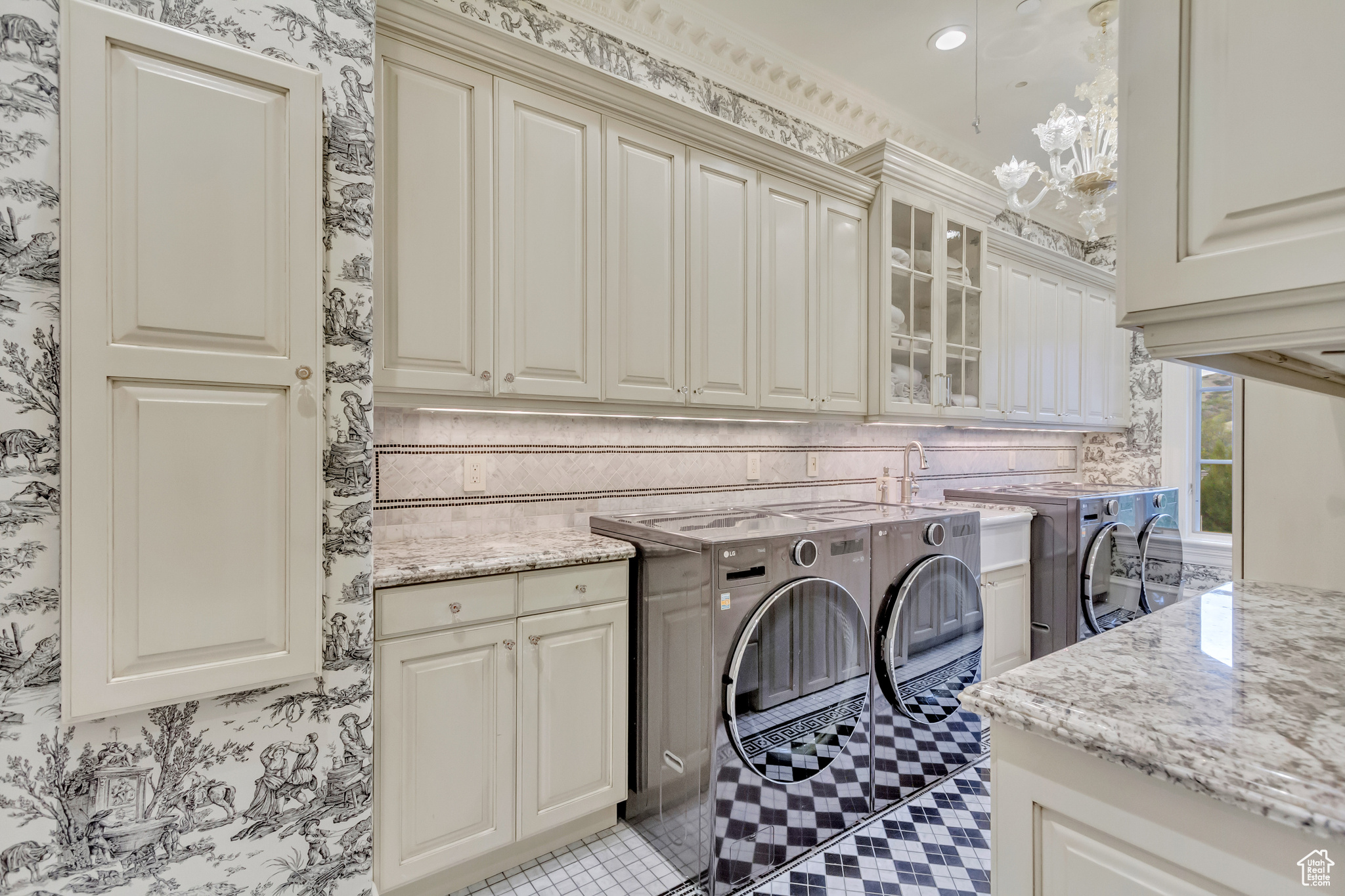 ALPINE COVE - Residential