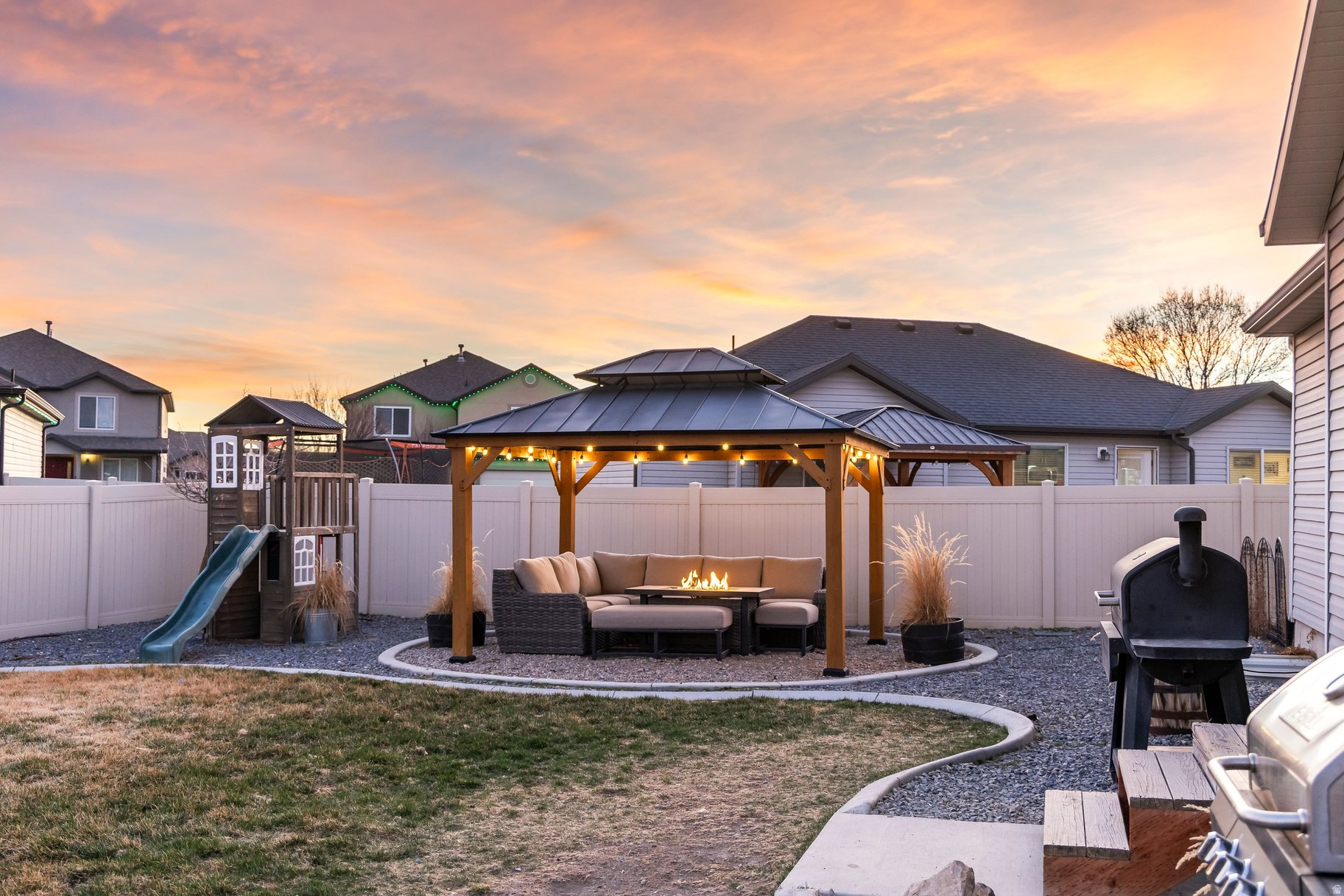 AUTUMN RIDGE - Residential