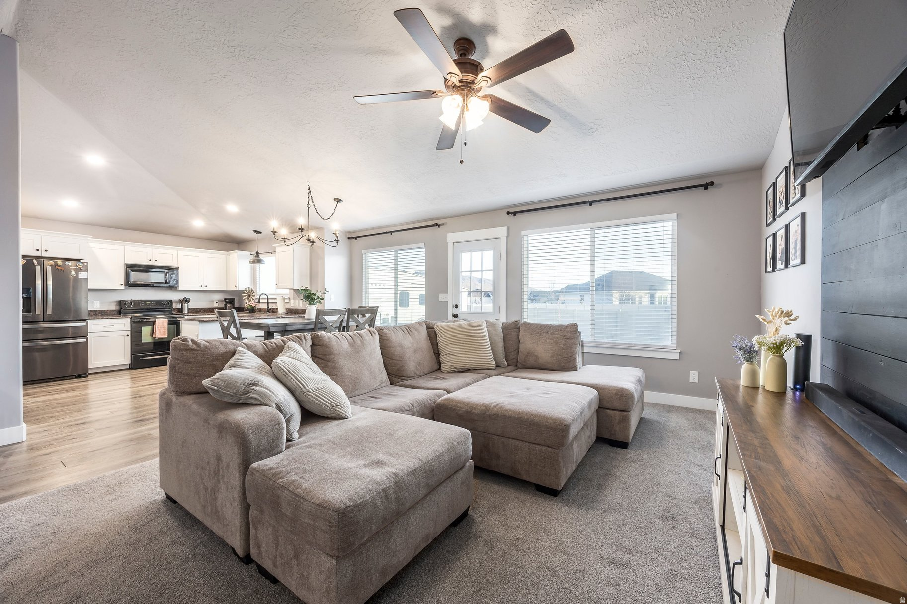 AUTUMN RIDGE - Residential