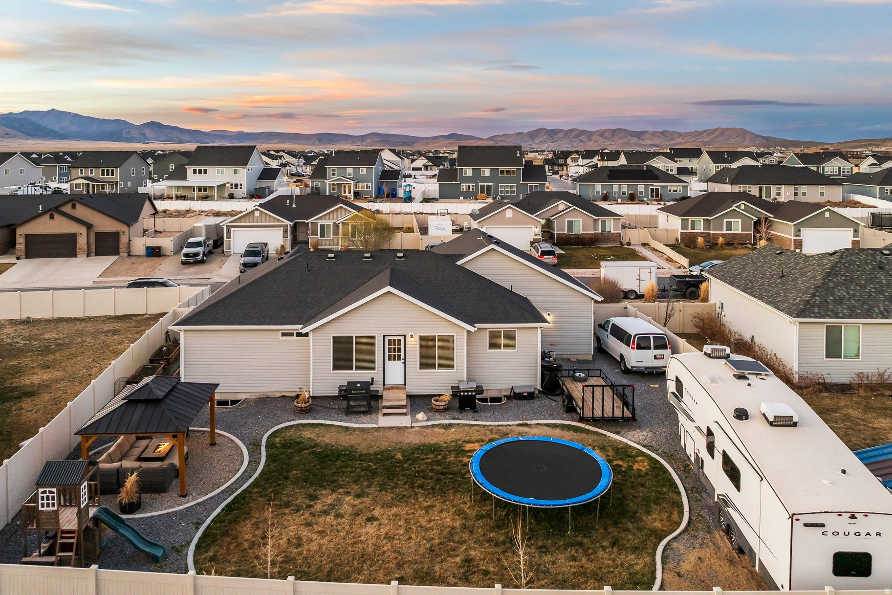 AUTUMN RIDGE - Residential