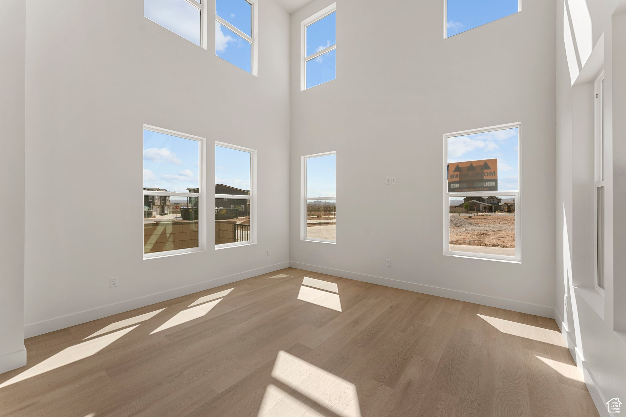 DESERT COLOR PHASE 5 - Residential