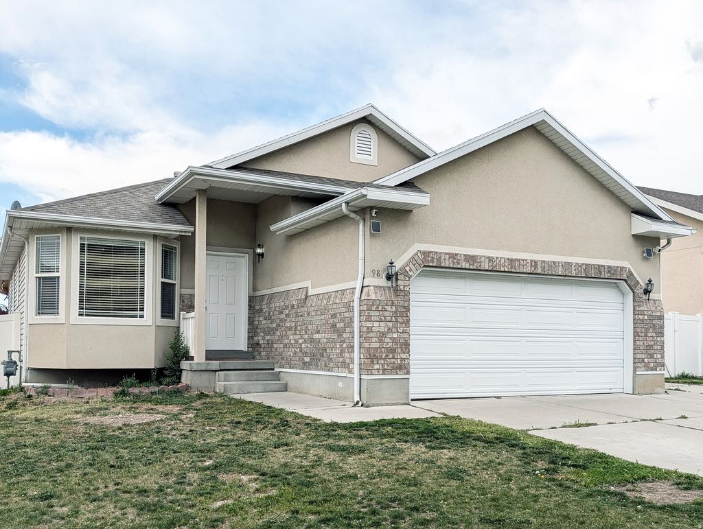 Photo of 98 W SETTLEMENT CIR, Midvale, UT 84047 (MLS # 2153169)