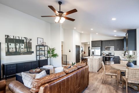 Tiny photo for 129 S 940 E, Santaquin, UT 84655 (MLS # 2129718)