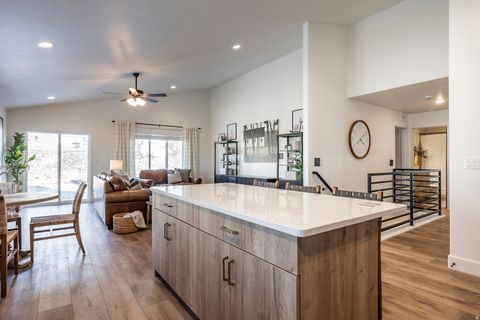 Tiny photo for 129 S 940 E, Santaquin, UT 84655 (MLS # 2129718)