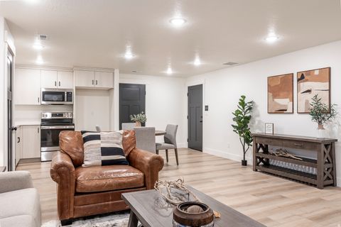 Tiny photo for 129 S 940 E, Santaquin, UT 84655 (MLS # 2129718)