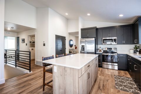 Tiny photo for 129 S 940 E, Santaquin, UT 84655 (MLS # 2129718)