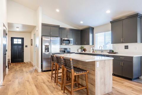 Tiny photo for 129 S 940 E, Santaquin, UT 84655 (MLS # 2129718)