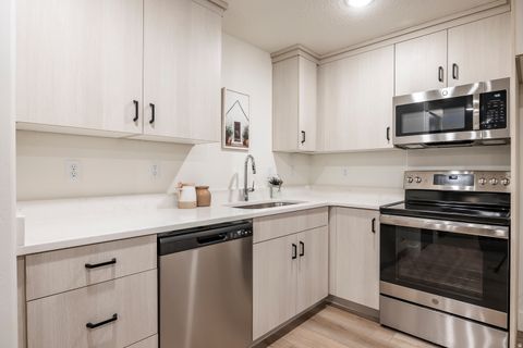 Tiny photo for 129 S 940 E, Santaquin, UT 84655 (MLS # 2129718)